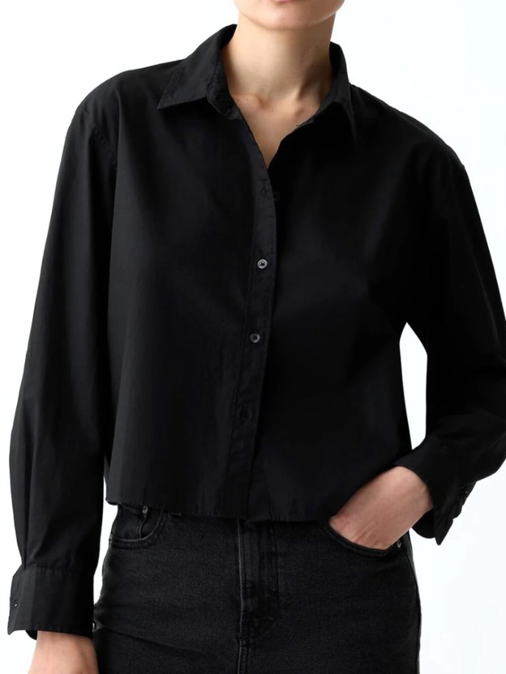 GAP Organic Cotton Cropped Shirt in Black, size Medium